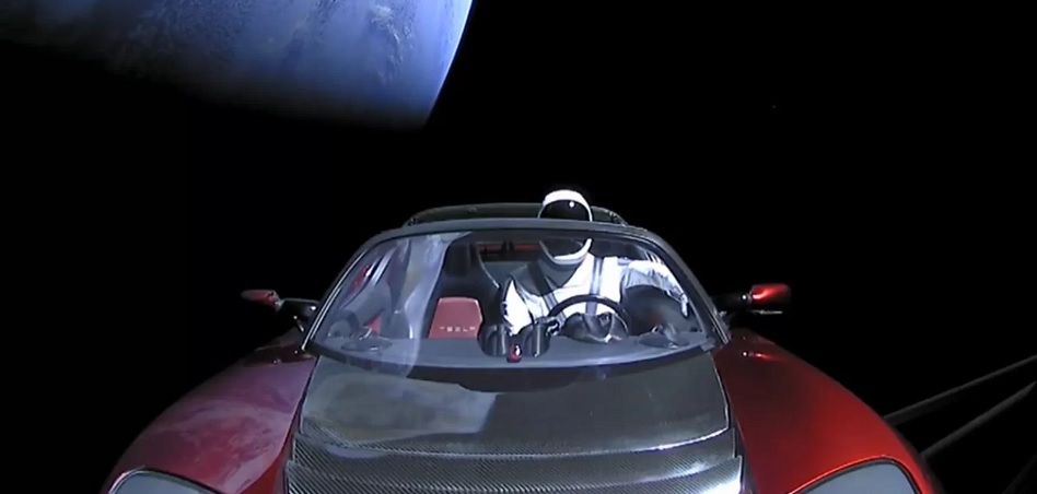 El coche espacial de Tesla ‘derrapa’ en la órbita de Marte