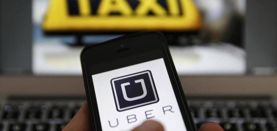 El Gobierno ‘echa una mano’ al taxi y aprueba un real decreto para regular a Uber y Cabify