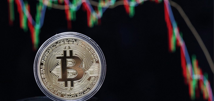 El bitcoin se deja más de la mitad de su valor en los últimos ocho meses