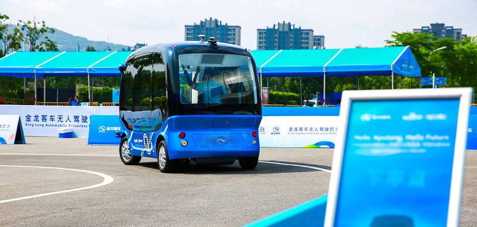 China ya fabrica en masa minibuses autónomos