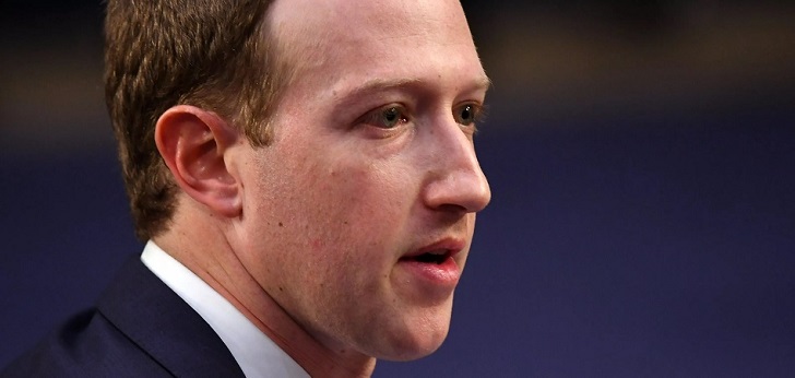 Facebook se tambalea: los inversores proponen la salida de Mark Zuckerberg